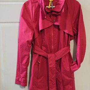 Lolë Lightweight Water Repellent Jacket - Size M